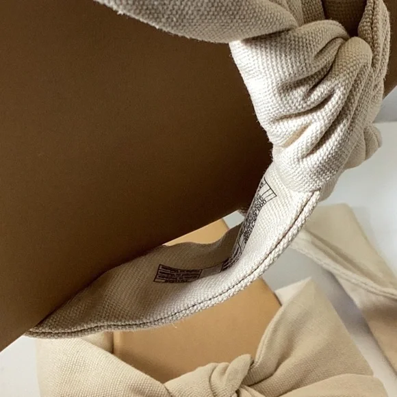 UGG

Yarrow
Women's - Picture 11 of 13